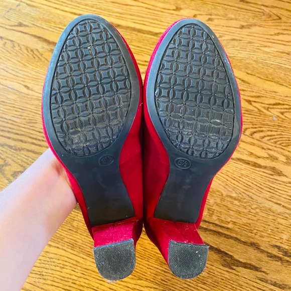 Vintage Y2K Red Pumps - Picture 5 of 9